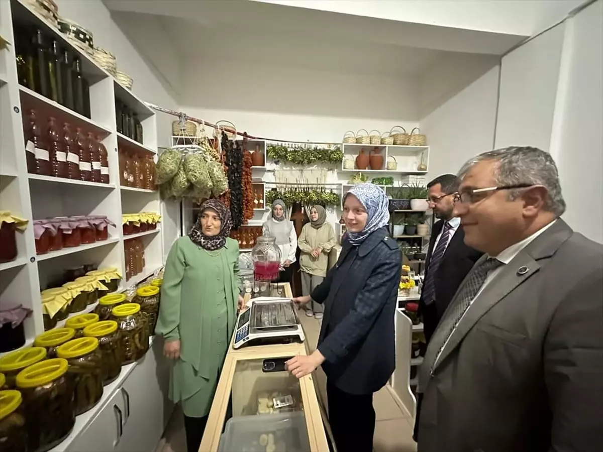 Aydemir Bayat’ta Ziyaretlerde Bulundu