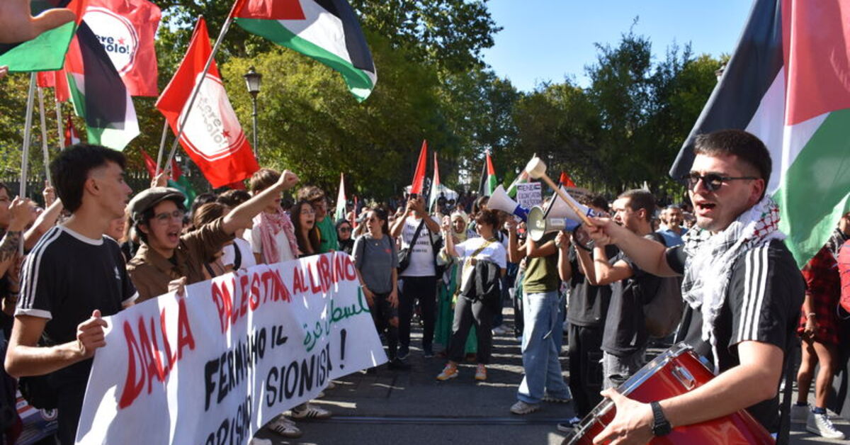 İtalya’da binlerce kişi Filistin için yürüdü: “Soykırım dursun”