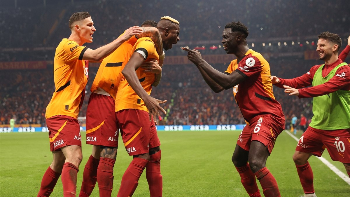 Galatasaray’dan Beşiktaş zaferi sonrası olay paylaşımlar