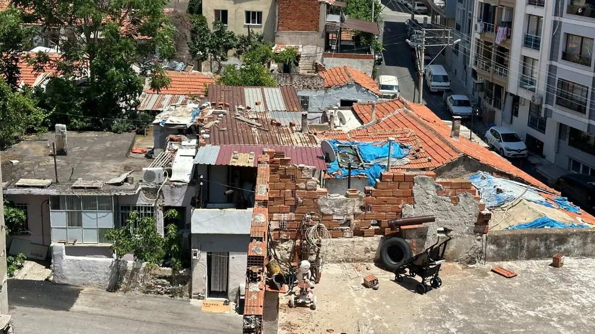 SABAH’ın ‘İzmir’deki tabut binaya kaçak inşaat’ haberi ses getirdi!