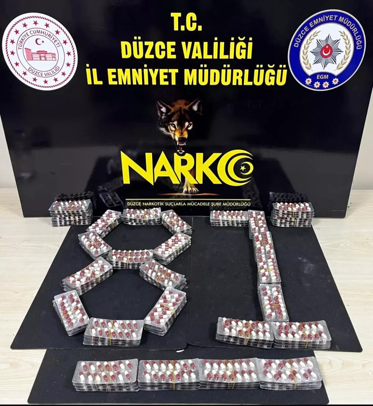 Düzce’de Bin 735 Adet Sentetik Ecza Ele Geçirildi