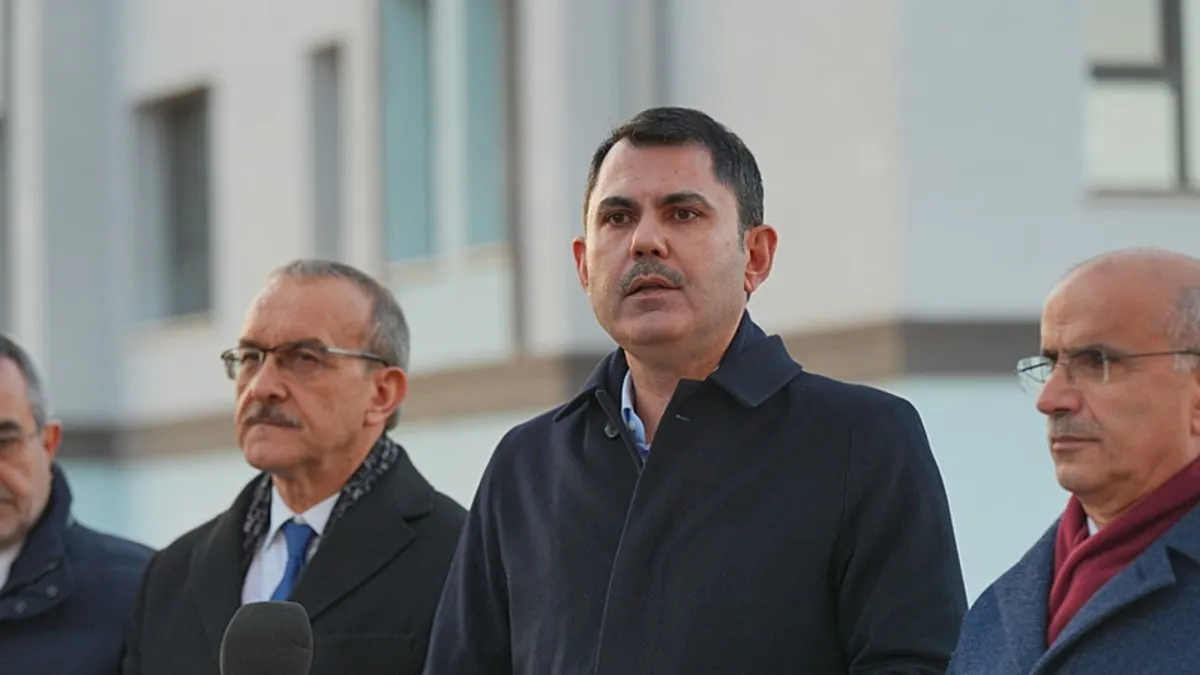 Bakan Kurum, Malatya’da deprem konutlarını inceledi: Biz buradan elimizi hiç çekmedik