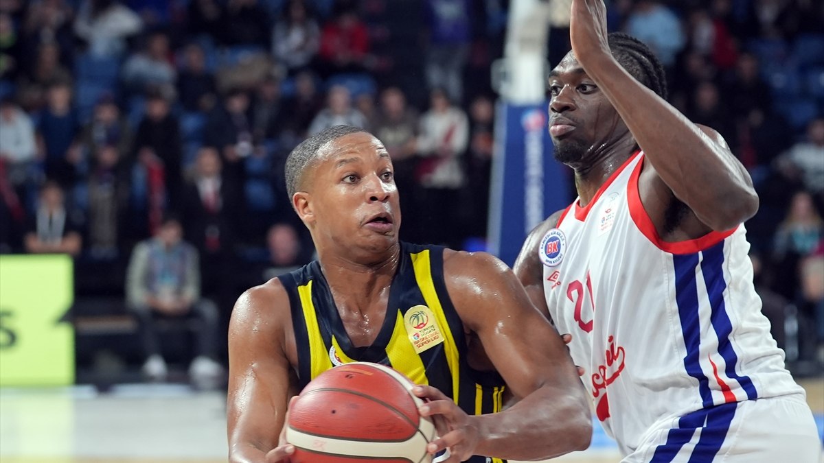 Fenerbahçe’den ligde 10. galibiyet