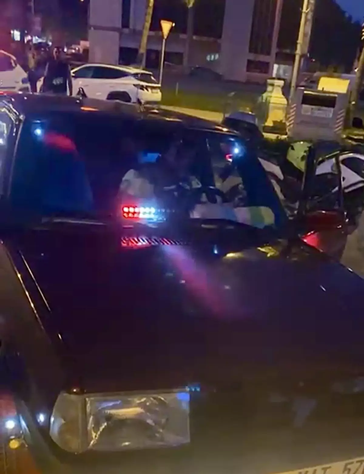 Muğla’da Yetkisiz Çakar Kullanan Sürücüye Büyük Ceza