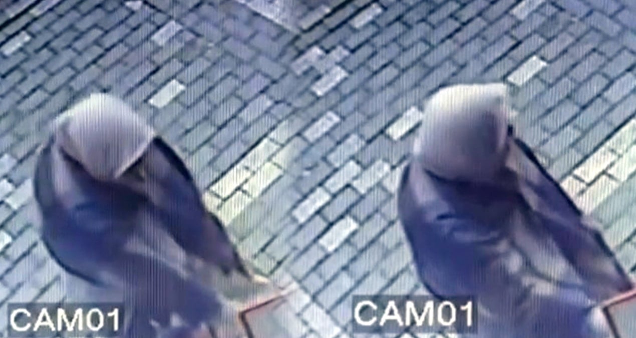 İstanbul’da ‘bastonlu’ hırsız: Elbisenin içerisine sakladı